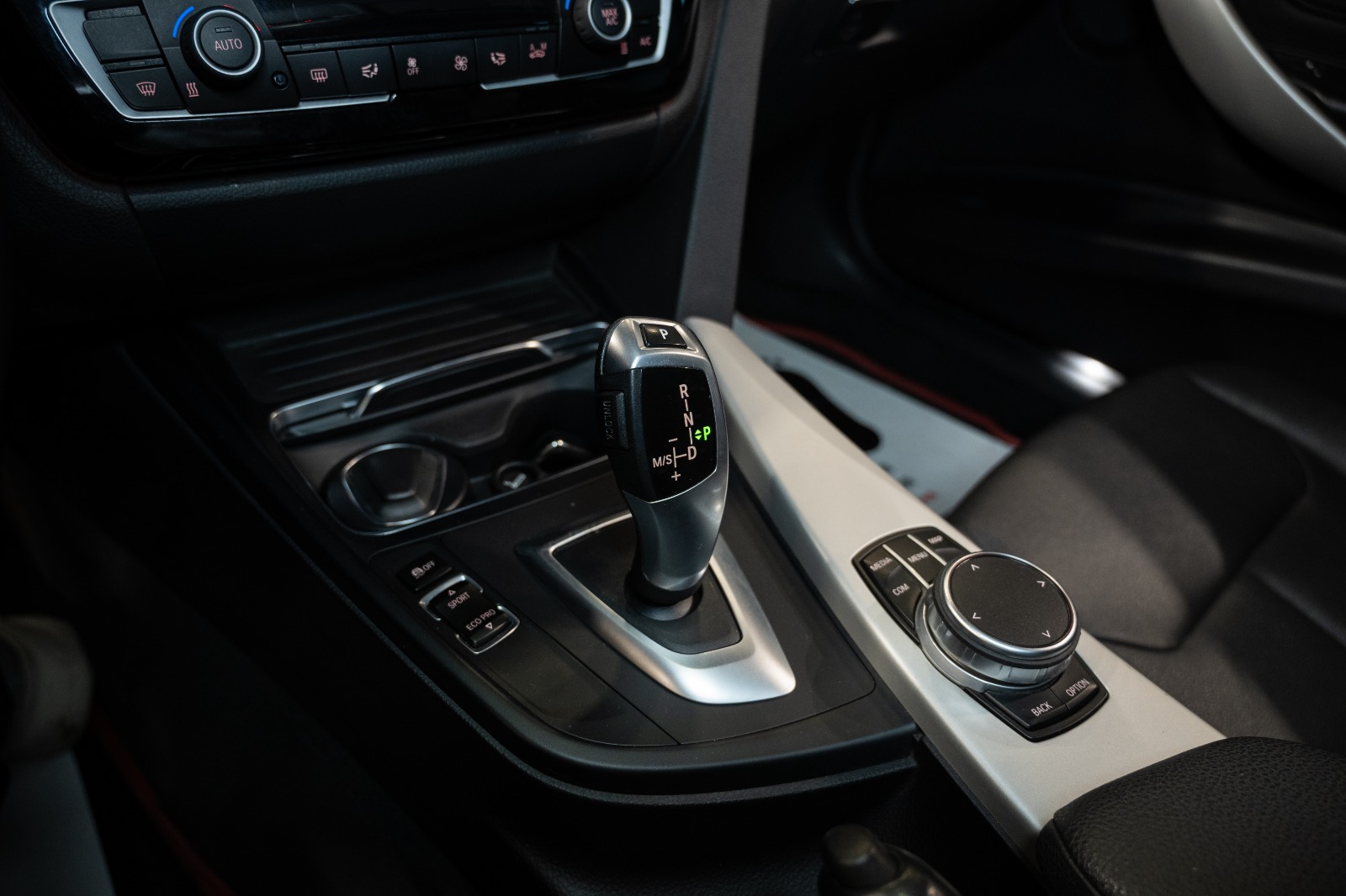 BMW 318i Exclusive 2019