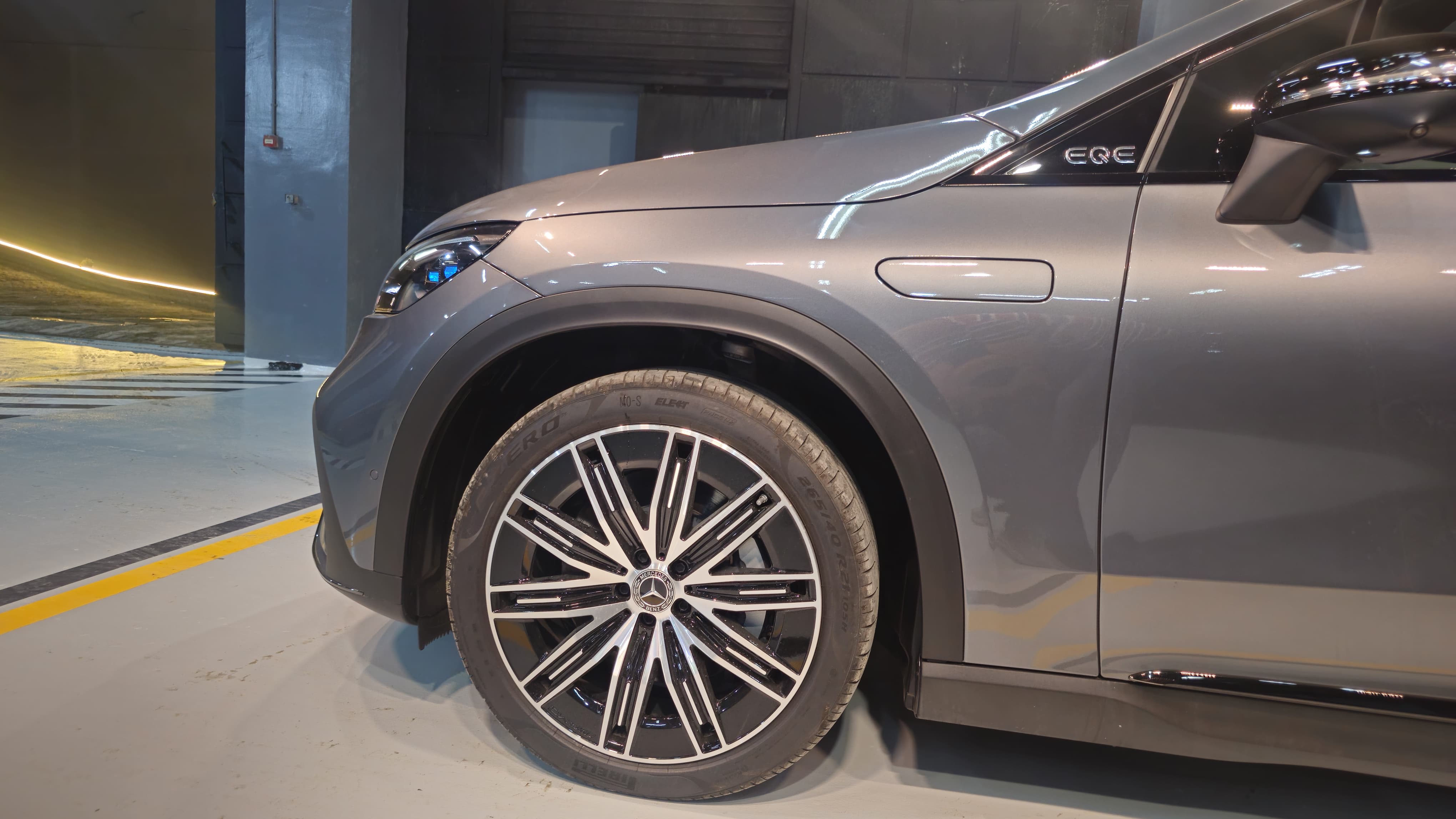 Mercedes EQE 300 2025